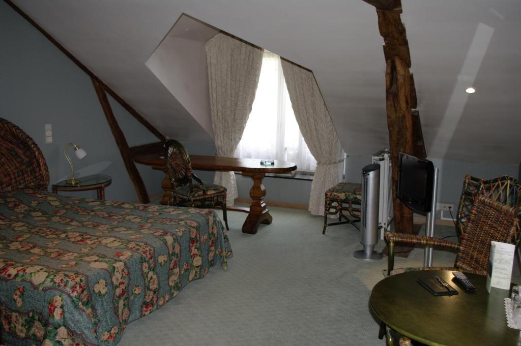 Chateau d'Hassonville Aye Chambre photo