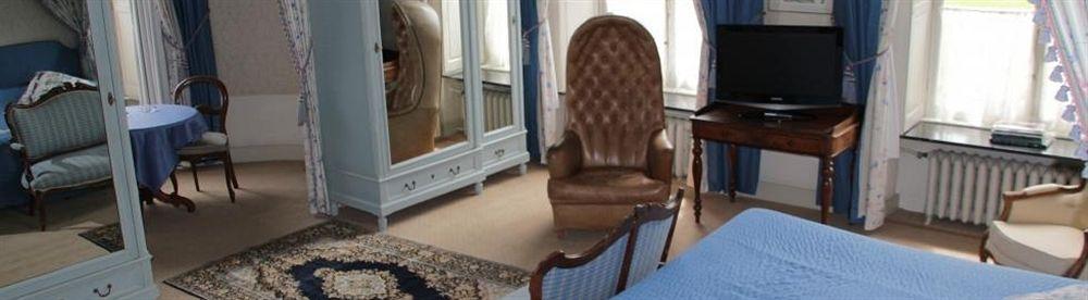 Chateau d'Hassonville Aye Extérieur photo